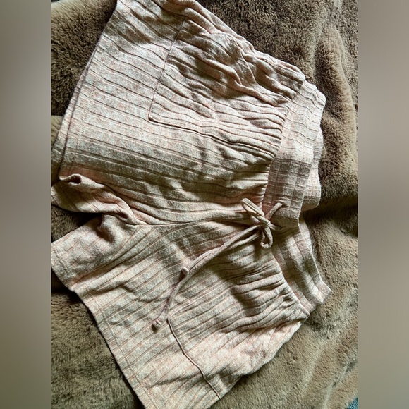 Natural Reflections Pants - Cabela’s Peach Shorts Medium